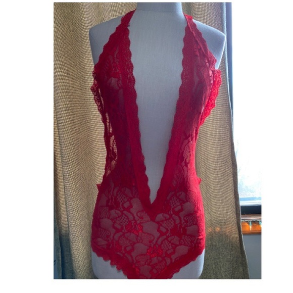 Seductive red lace bosysuit (S/M) - Picture 2 of 6